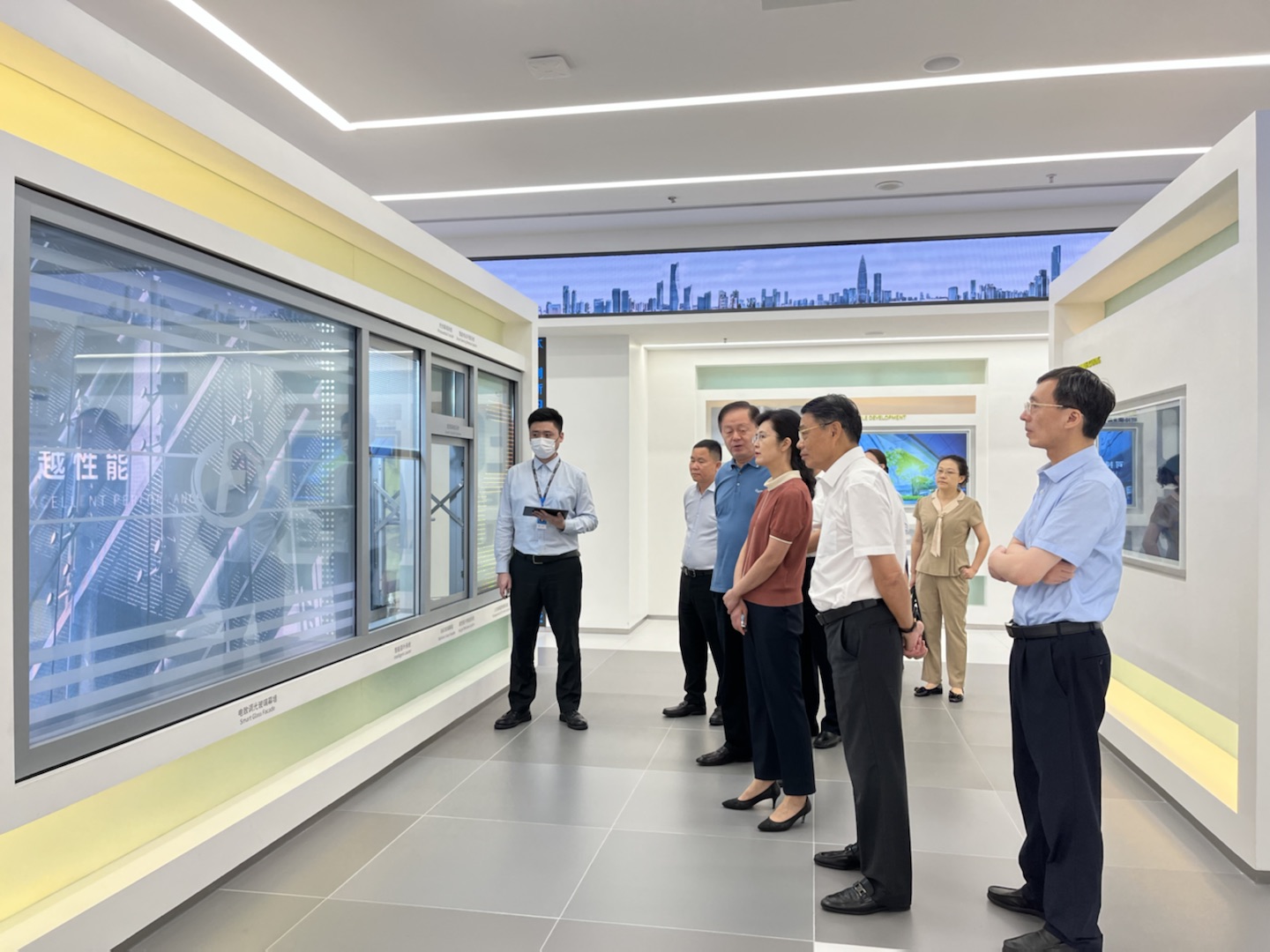 江西省政協副主席、省工商聯主席謝茹一行蒞臨方大集團考察